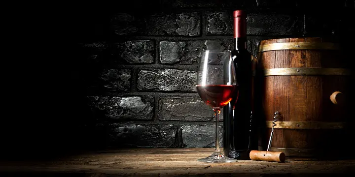 valpolicella-–vinflaska glas och tunna