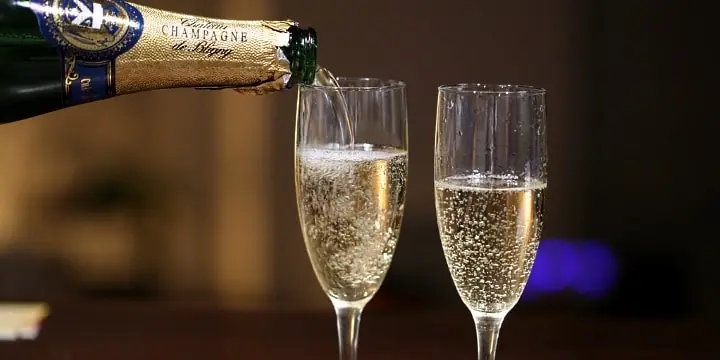 front_tips_champagne